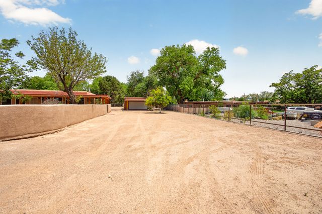 251 Sichler Drive SW, Los Lunas, NM 87031