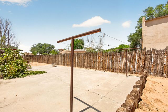 251 Sichler Drive SW, Los Lunas, NM 87031