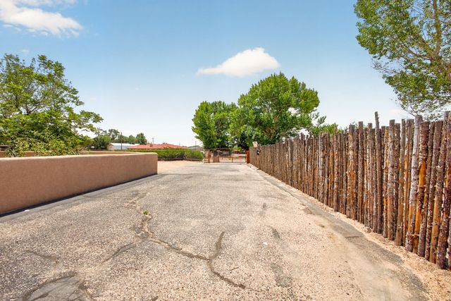 251 Sichler Drive SW, Los Lunas, NM 87031