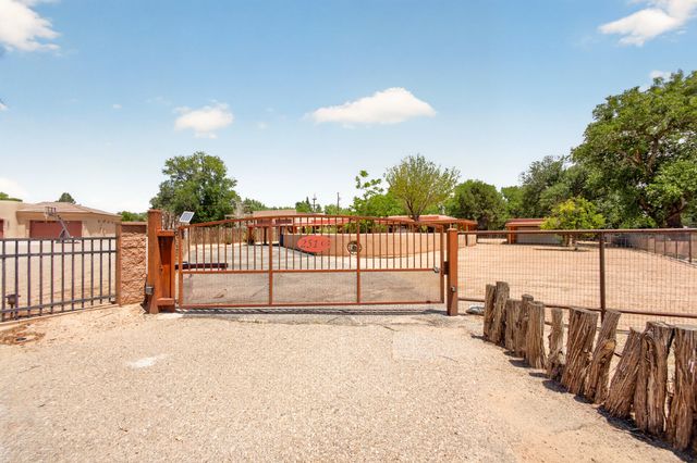 251 Sichler Drive SW, Los Lunas, NM 87031