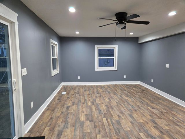 114 W Berry Avenue, Lansing, MI 48910