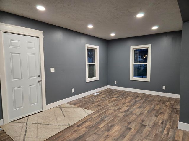 114 W Berry Avenue, Lansing, MI 48910