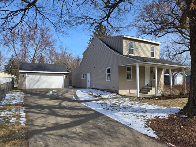 114 W Berry Avenue, Lansing, MI 48910