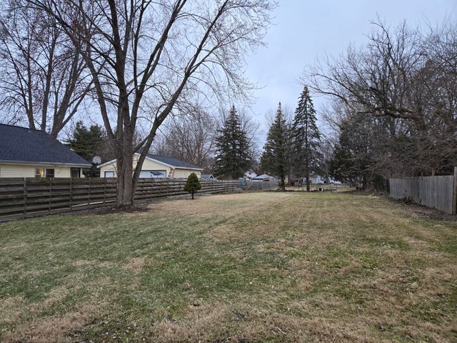 114 W Berry Avenue, Lansing, MI 48910