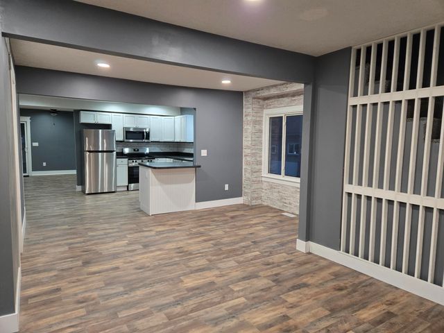 114 W Berry Avenue, Lansing, MI 48910