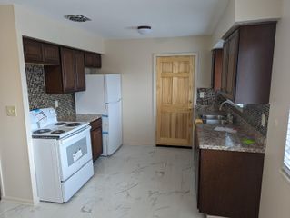25337 S Montmartre Court 2, Oak Park, MI 48237