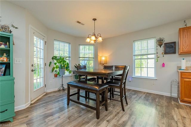 929 Peachtree Meadows Circle, Kernersville, NC 27284