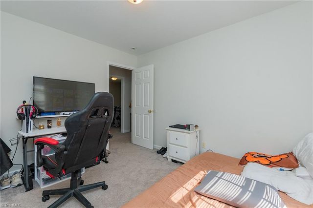 929 Peachtree Meadows Circle, Kernersville, NC 27284