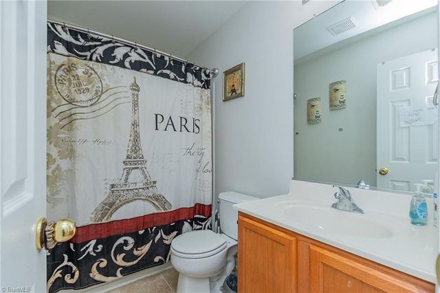 929 Peachtree Meadows Circle, Kernersville, NC 27284