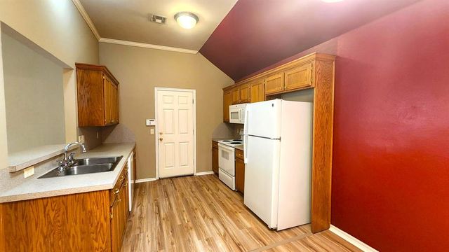 13821 Pawnee Drive, Edmond, OK 73013