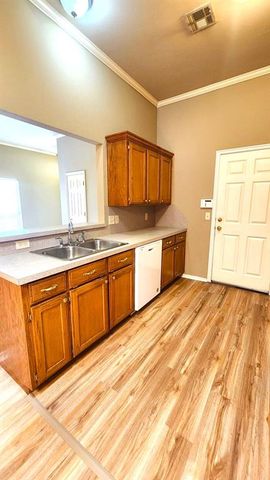 13821 Pawnee Drive, Edmond, OK 73013