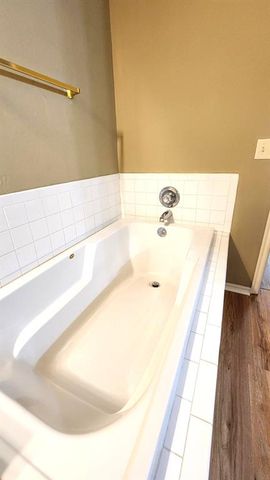 13821 Pawnee Drive, Edmond, OK 73013