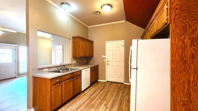 13821 Pawnee Drive, Edmond, OK 73013