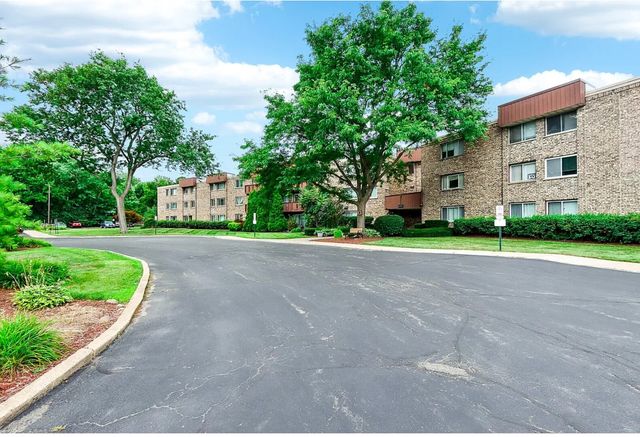 2650 Brookwood Way Drive 201B, Rolling Meadows, IL 60008
