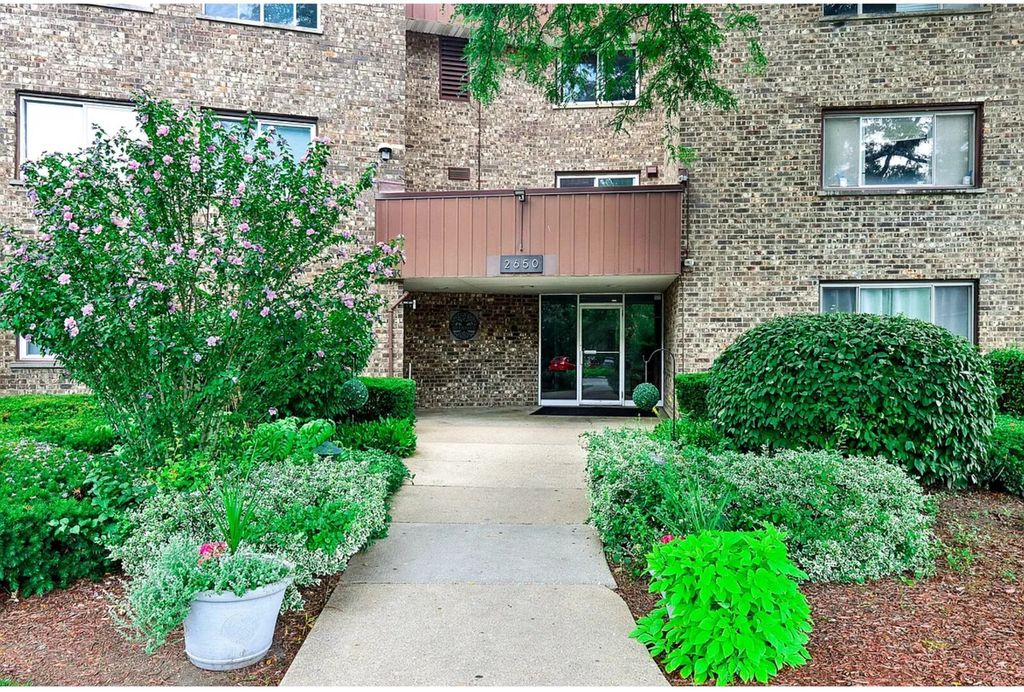 2650 Brookwood Way Drive 201B, Rolling Meadows, IL 60008