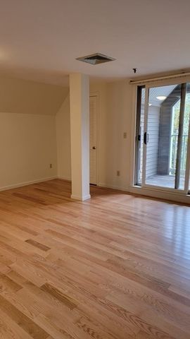 996 East Street 6, Walpole, MA 02081