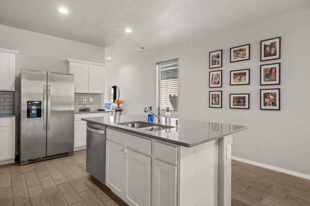 3200 Tazanita Loop SE, Rio Rancho, NM 87124