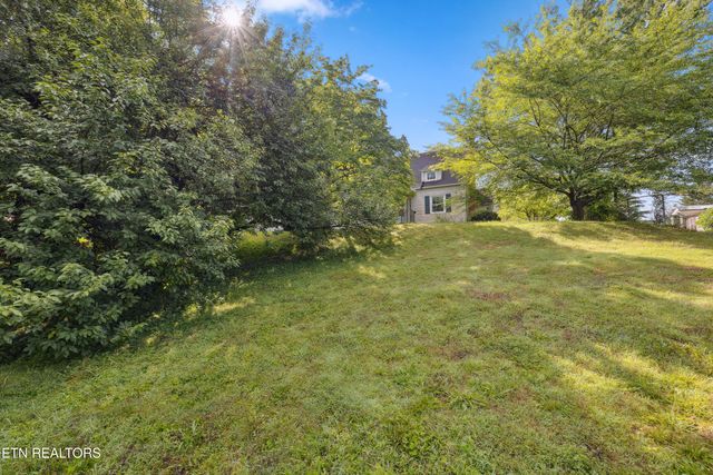 1200 Forest Ave, Maryville, TN 37804