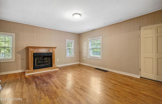 1200 Forest Ave, Maryville, TN 37804
