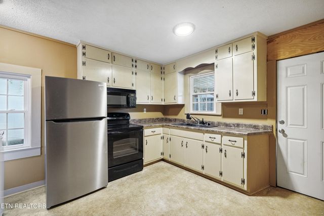 1200 Forest Ave, Maryville, TN 37804