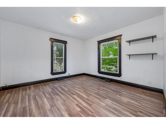 424 W 5th St, Loveland, CO 80537