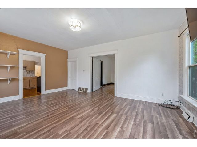 424 W 5th St, Loveland, CO 80537