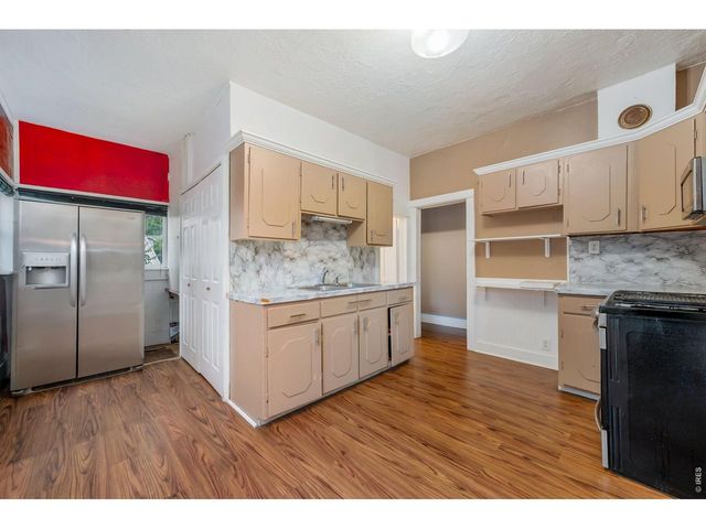 424 W 5th St, Loveland, CO 80537
