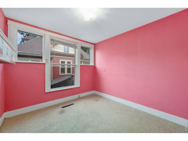424 W 5th St, Loveland, CO 80537