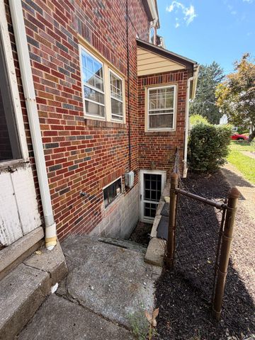 3806 HILLCREST RD, Harrisburg, PA 17109