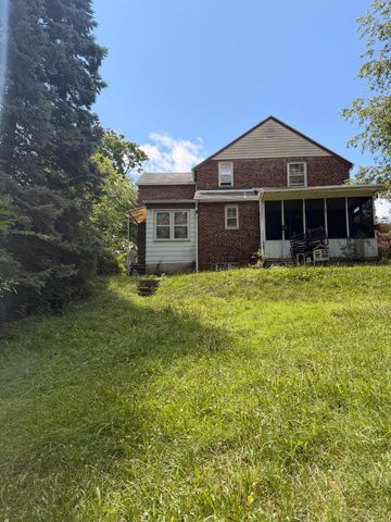 3806 HILLCREST RD, Harrisburg, PA 17109