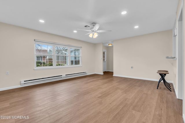 933B Thornhill Court, Lakewood, NJ 08701