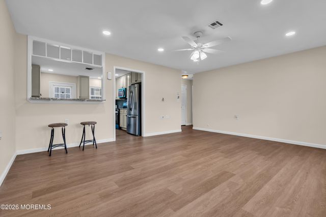 933B Thornhill Court, Lakewood, NJ 08701