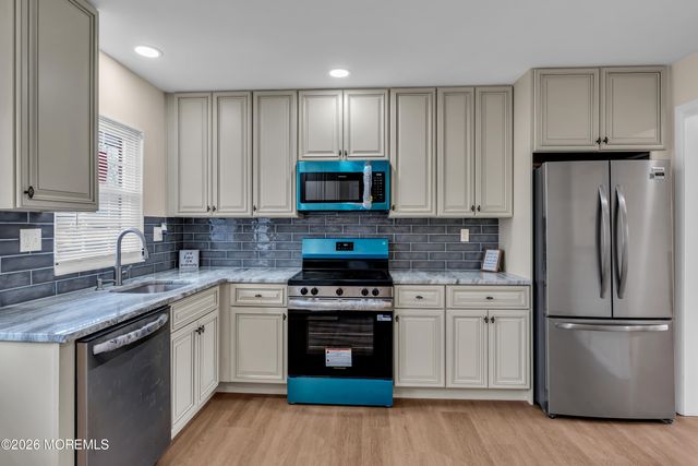 933B Thornhill Court, Lakewood, NJ 08701