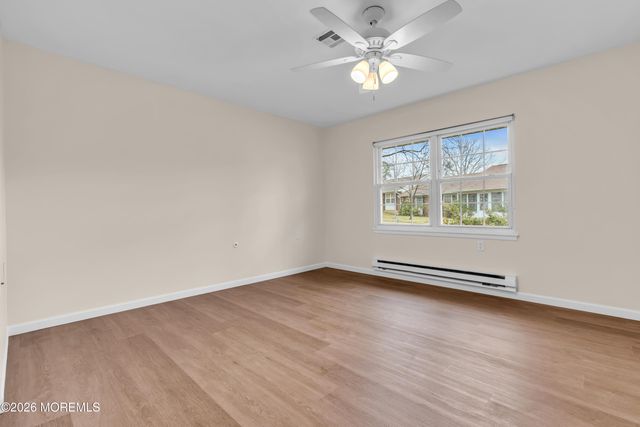 933B Thornhill Court, Lakewood, NJ 08701