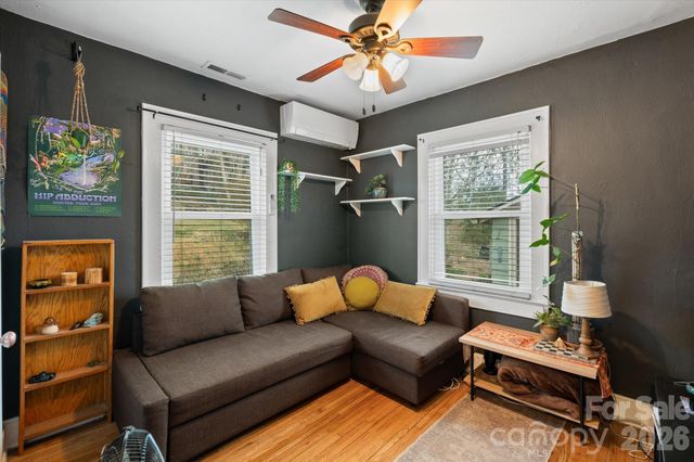 61 Hibriten Drive, Asheville, NC 28801