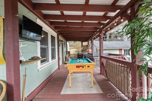 61 Hibriten Drive, Asheville, NC 28801