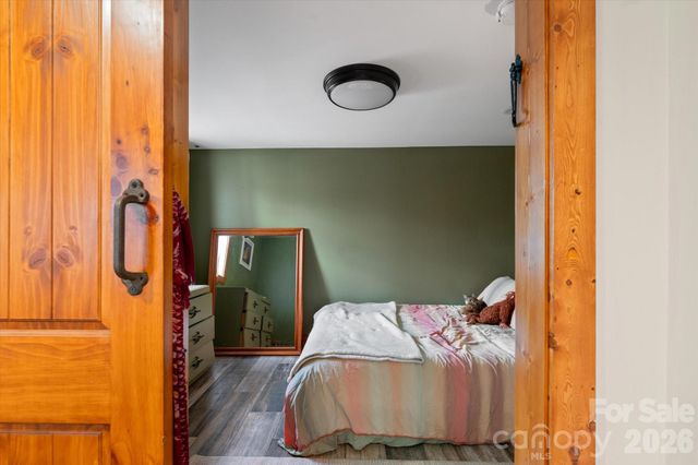 61 Hibriten Drive, Asheville, NC 28801