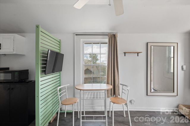 61 Hibriten Drive, Asheville, NC 28801