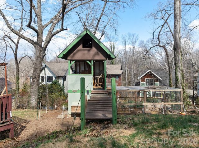 61 Hibriten Drive, Asheville, NC 28801