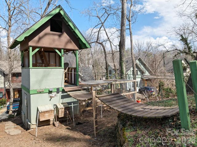 61 Hibriten Drive, Asheville, NC 28801