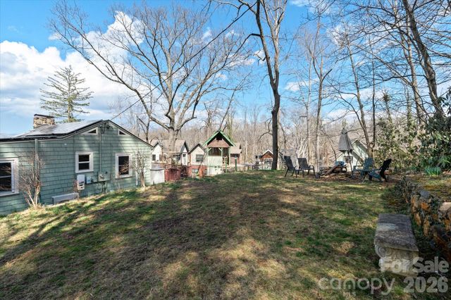 61 Hibriten Drive, Asheville, NC 28801