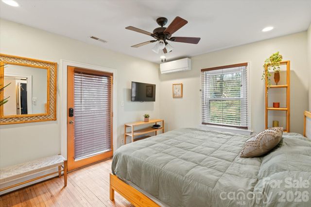 61 Hibriten Drive, Asheville, NC 28801