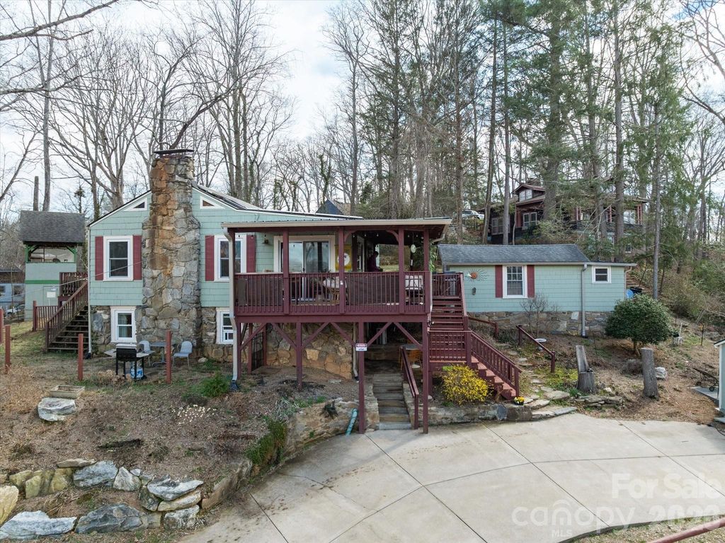 61 Hibriten Drive, Asheville, NC 28801