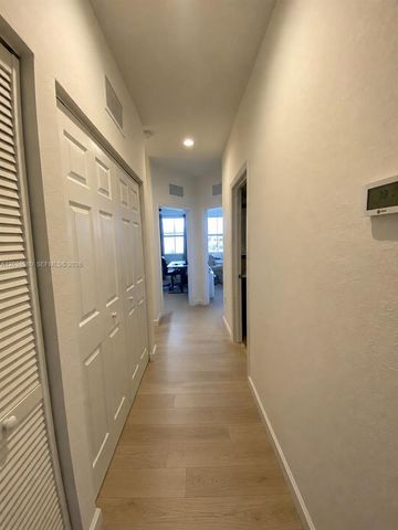 11725 SW 150th Place 11725, Miami, FL 33196