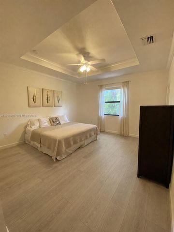 11725 SW 150th Place 11725, Miami, FL 33196