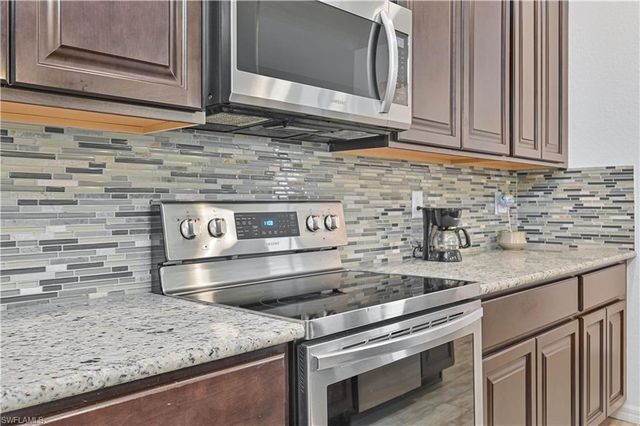 8784 Cascade Price CIR, North Fort Myers, FL 33917