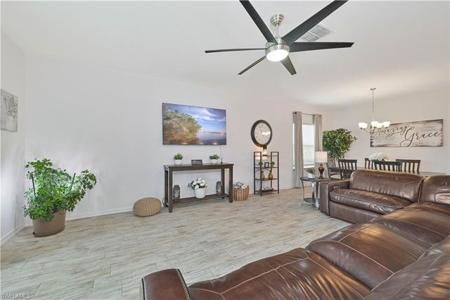 8784 Cascade Price CIR, North Fort Myers, FL 33917