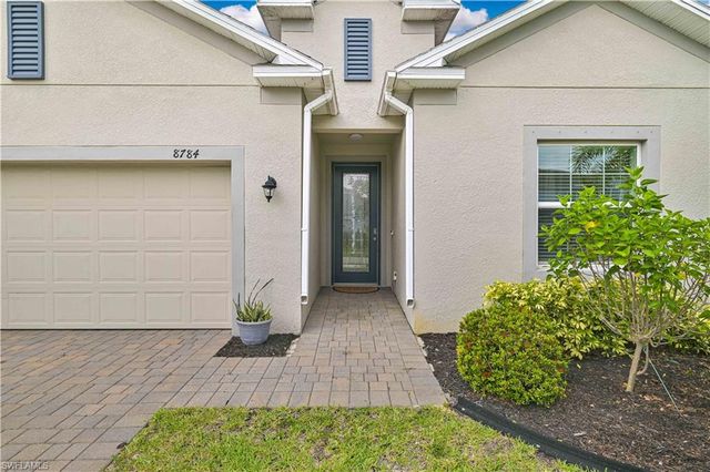 8784 Cascade Price CIR, North Fort Myers, FL 33917