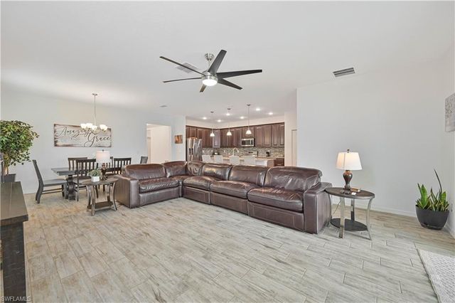8784 Cascade Price CIR, North Fort Myers, FL 33917