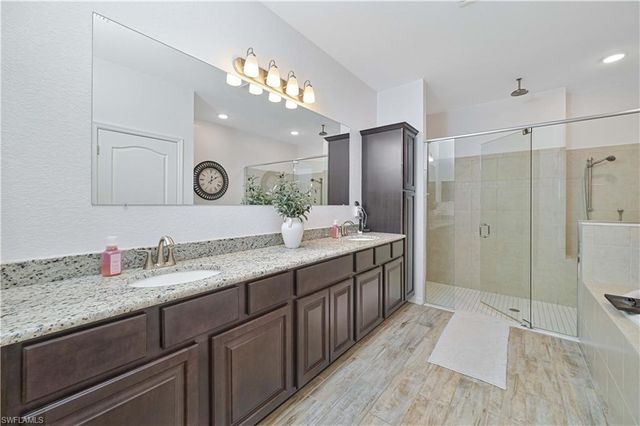 8784 Cascade Price CIR, North Fort Myers, FL 33917